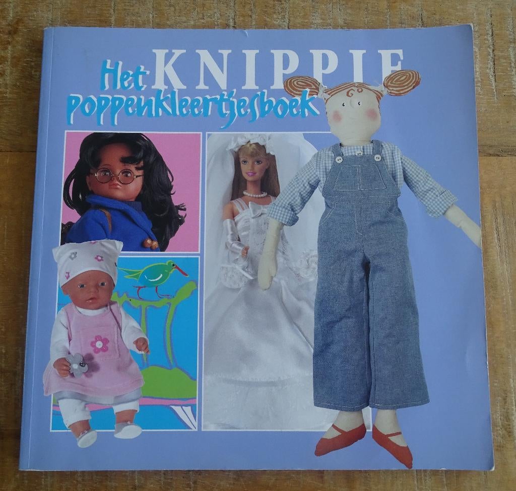 Het Knippie poppenkleertjes boek oa. Barbie, Baby Born, Verzenden, Zo goed als nieuw, Knippie