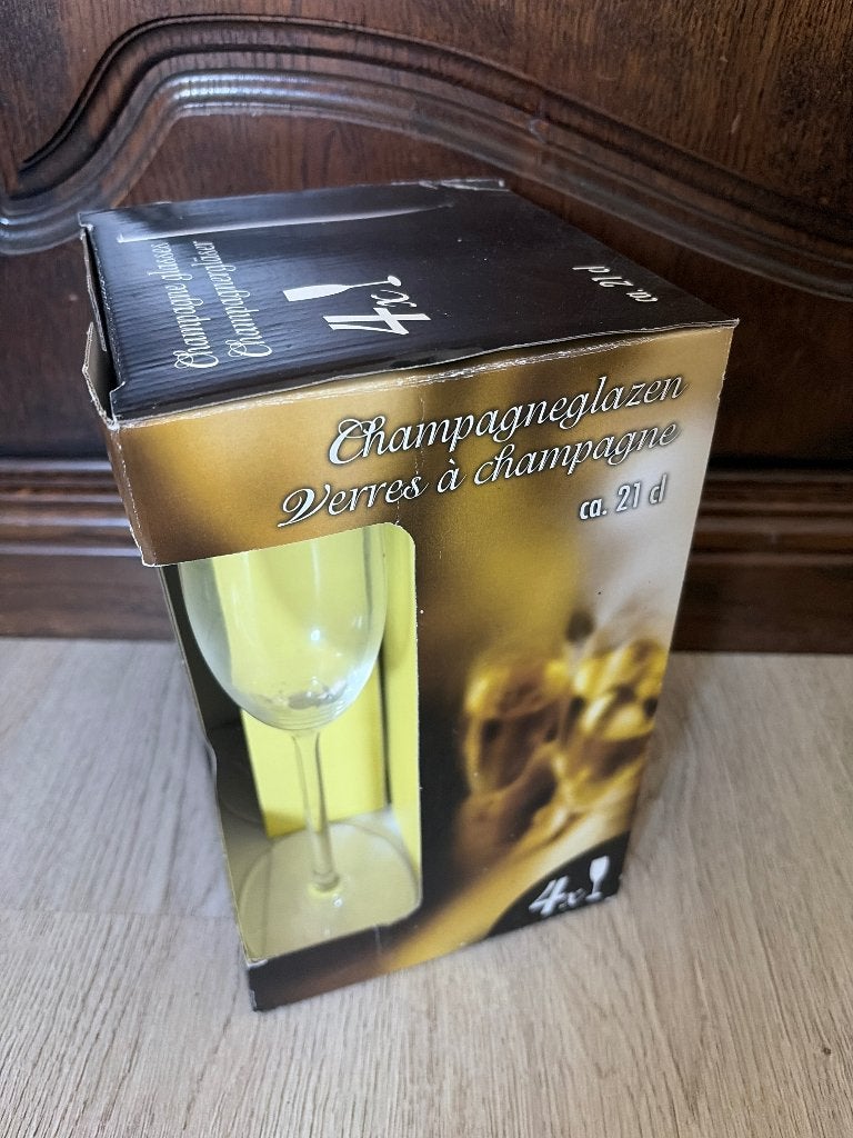 Set van 4 champagneglazen - Nieuw in doos, Ophalen of Verzenden, Nieuw, Overige typen