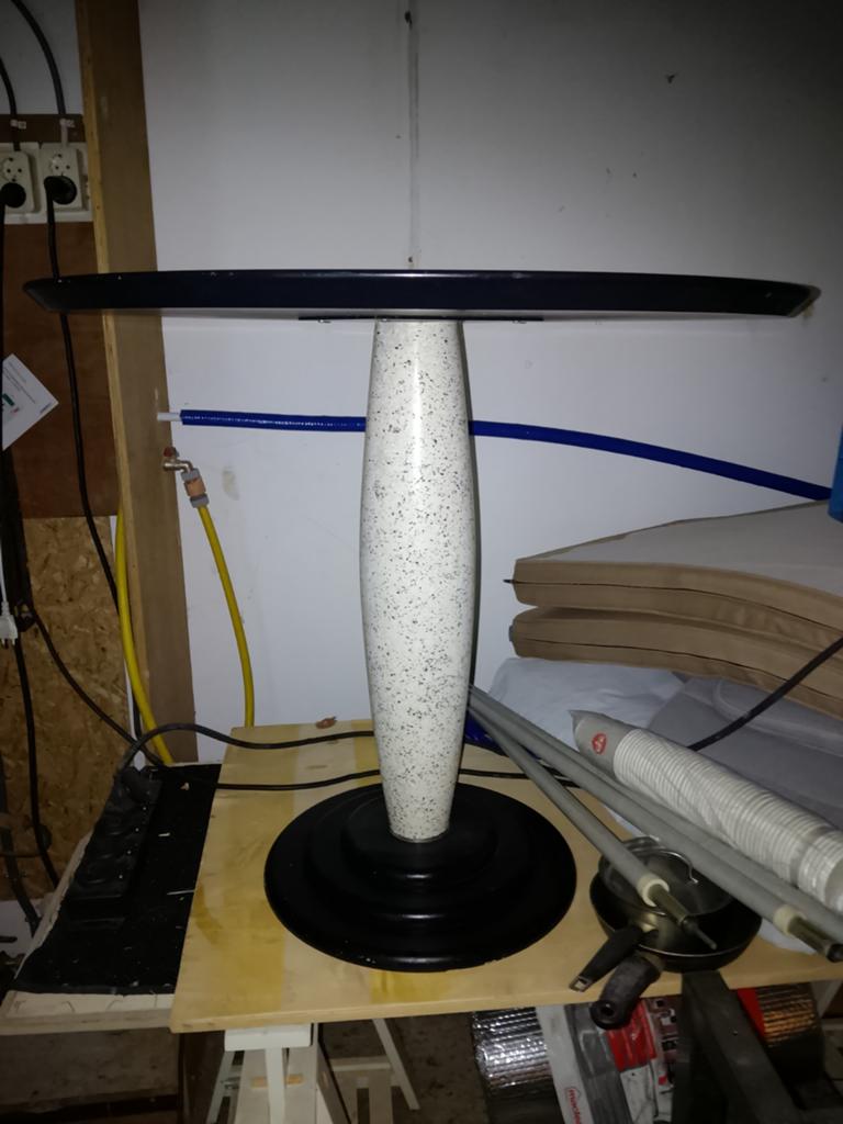 Stijlvolle ronde tafel-granito poot- gietijzeren voet., Ophalen, Modern, Retro, Gebruikt, 50 tot 100 cm