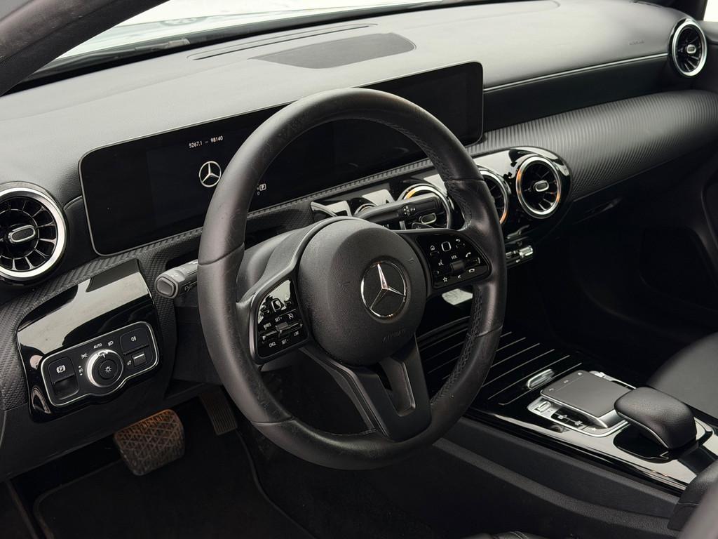 Mercedes-Benz A-klasse 200 Premium Plus Cruise Clima Camera, Auto's, 4 cilinders, Leder en Stof, 163 pk, Bedrijf