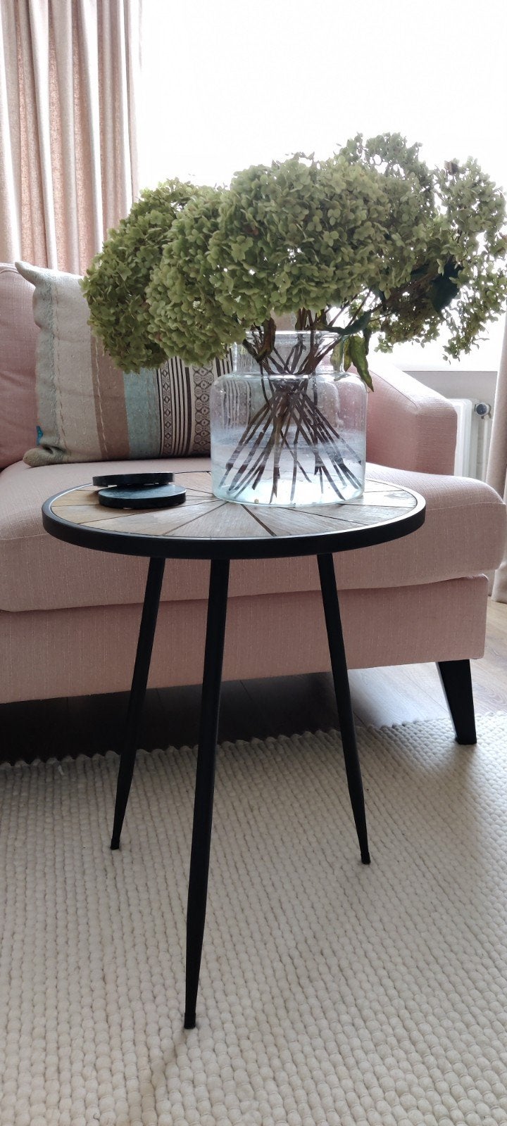 Rond bijzettafeltje sunburst hout+ zwarte metalen poten., 45 tot 60 cm, Minder dan 55 cm, Rond, Ophalen of Verzenden