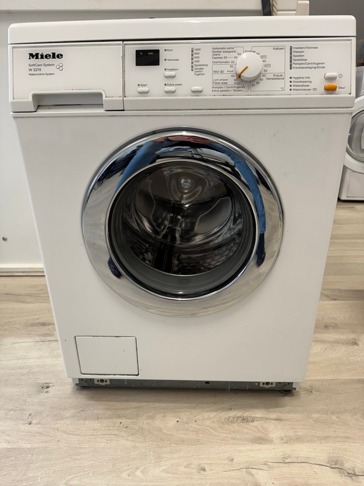Miele W 3215 SoftCare System Wasmachine - Zo goed als nieuw