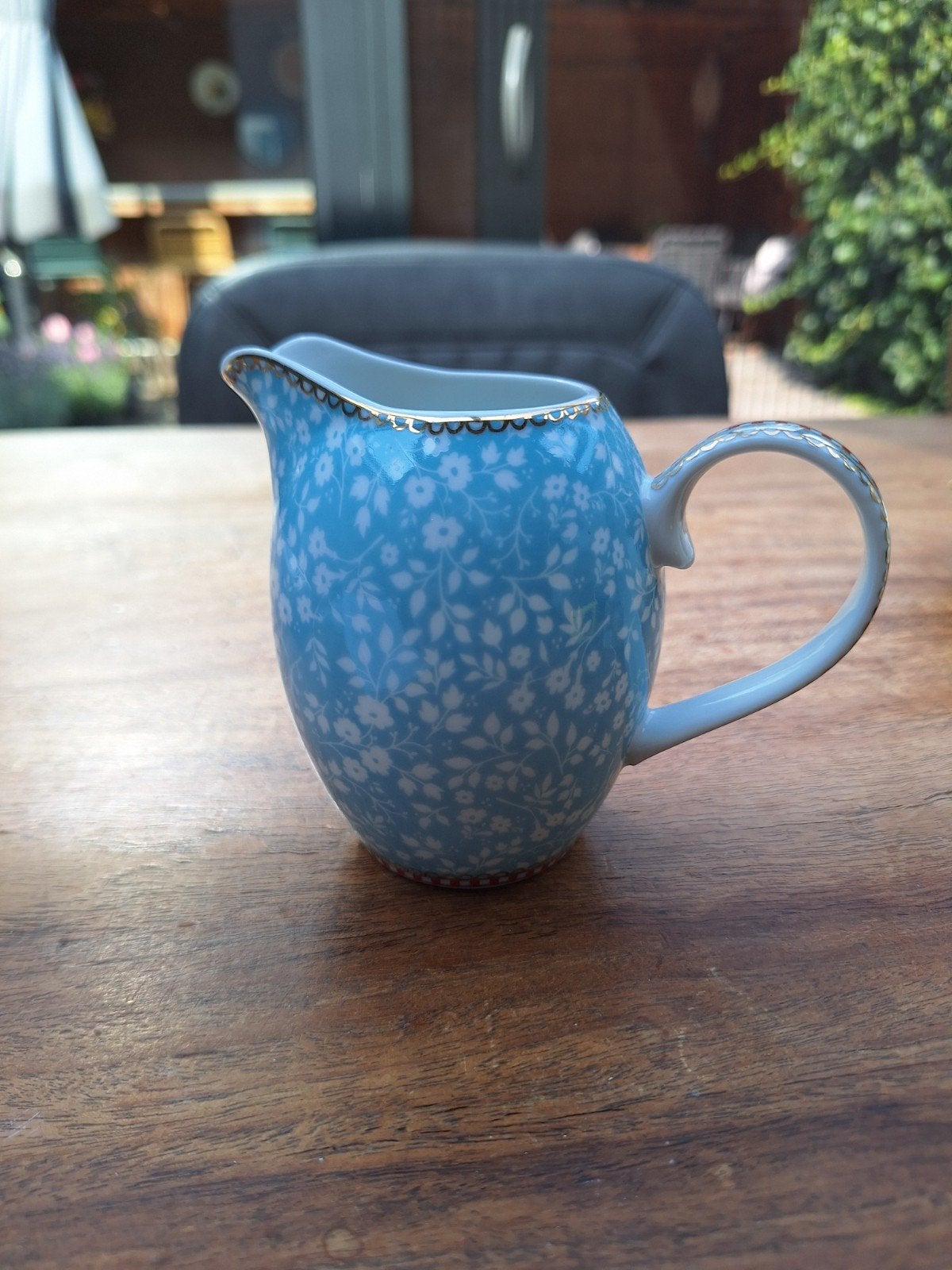 Pip Studio melkkan - Blauw met bloemenprint, Huis en Inrichting, Keuken | Servies, Ophalen of Verzenden, Zo goed als nieuw, Overige stijlen