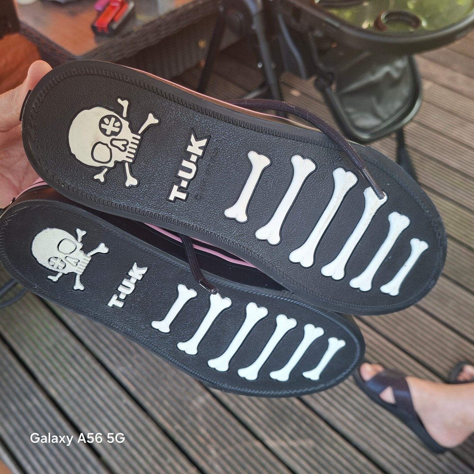 nieuwe tuk schoenen, Ophalen, Nieuw