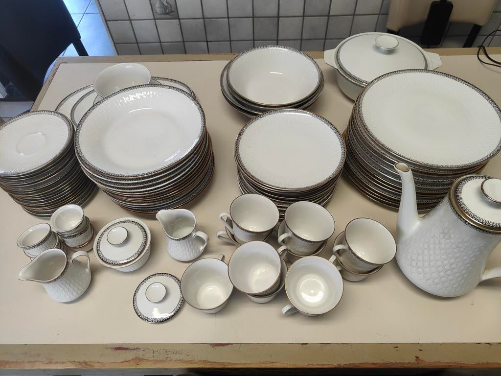 Compleet antiek servies Winterling Roslau Bavaria, Ophalen