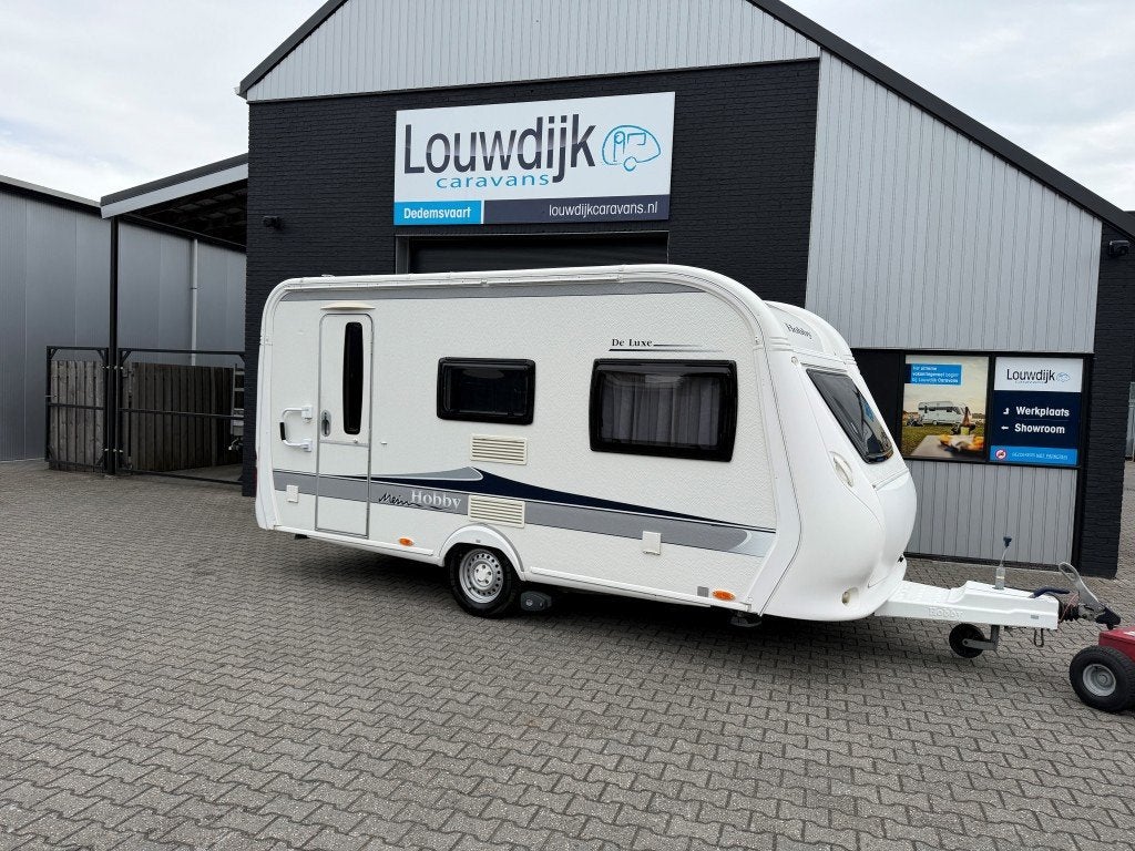 HOBBY De Luxe 440 SF ’11 (Mover, Vastbed 210cm), Caravans en Kamperen, Caravans, Vast bed, Hobby, Bedrijf, Treinzit