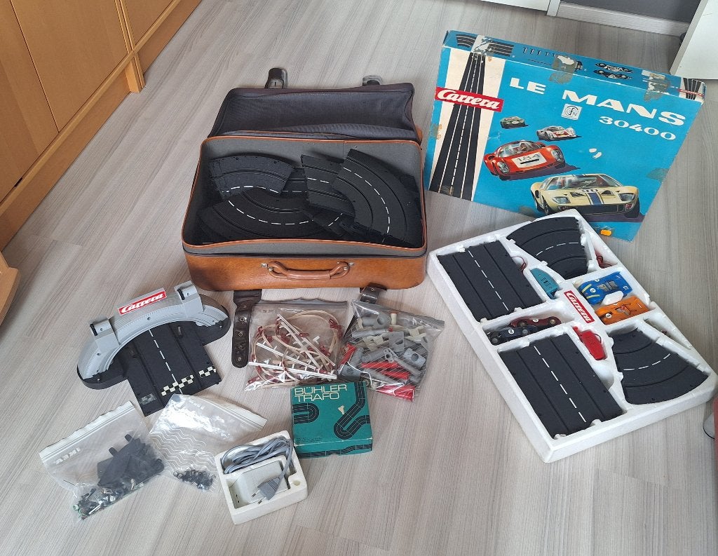 Twee sets Carrera Racebaan, waaronder Le Mans 30400, Kinderen en Baby's, Speelgoed | Racebanen, Ophalen, Carrera, Elektrisch, Racebaan