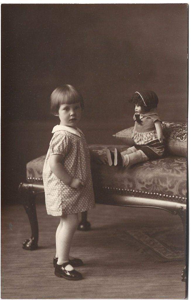 Kind met pop ( Foto ), Verzenden, 1920 tot 1940, Ongelopen, Kinderen