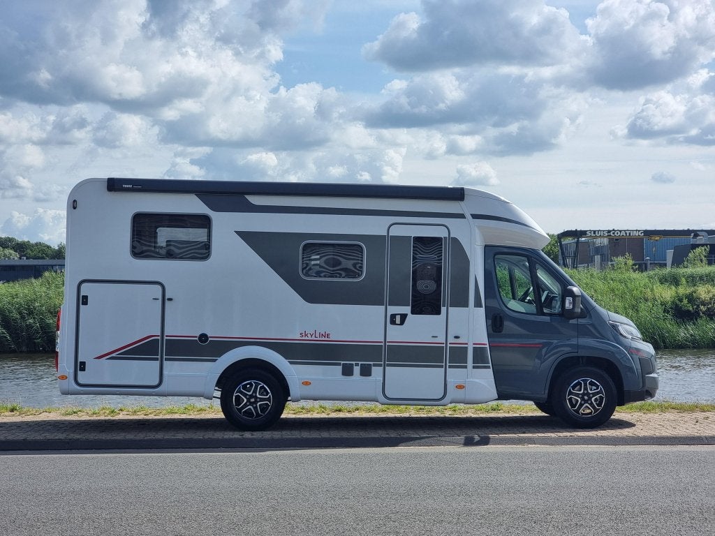 Bürstner Lyseo Time T Skyline 690 G, Caravans en Kamperen, Campers, Automaat, Ringverwarming, Fiat, Tot en met 2