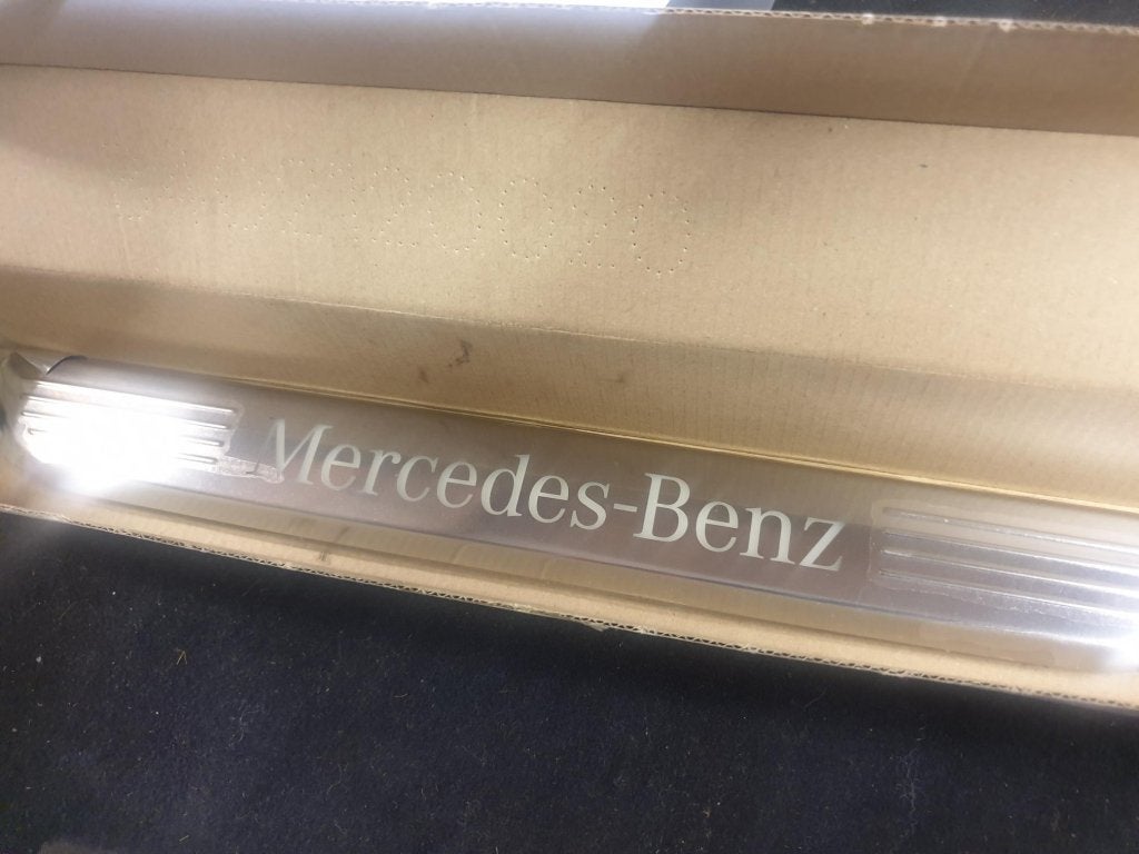 Nieuwe LED instaplijst W205 C-Klasse A2056800735 / 7F24, Auto-onderdelen, Interieur en Bekleding, Mercedes-Benz, Nieuw
