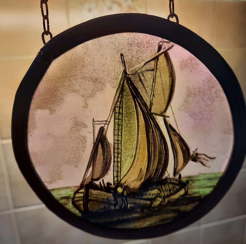 2 Oude Prachtige, ronde glas-in-lood raamhangers, Ophalen of Verzenden, Gebruikt