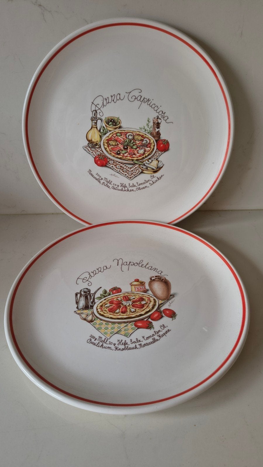 2 Vintage Pizzaborden 30cm - Pizza Napoletana & Capricciosa, Keramiek, Ophalen of Verzenden, Zo goed als nieuw, Bord(en)