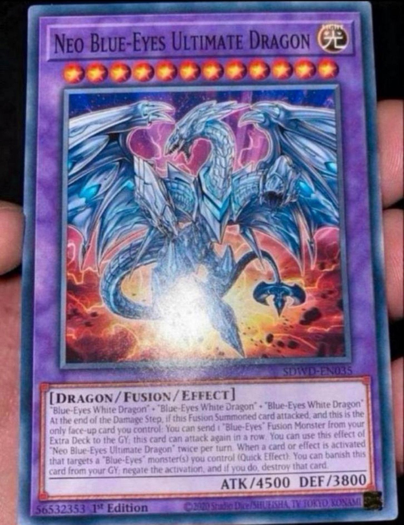 Yu-Gi-Oh! Neo Blue-Eyes Ultimate Dragon SDWD 1st Edition !, Hobby en Vrije tijd, Ophalen of Verzenden, Zo goed als nieuw, Losse kaart