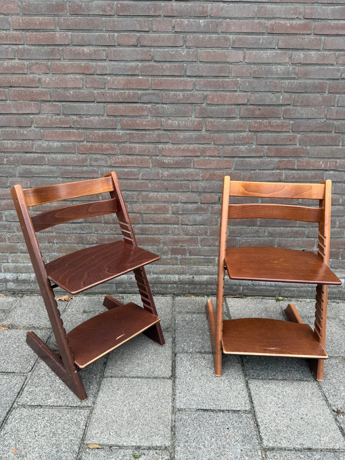 2 tripp trapp walnoot - Nieuw model, Ophalen, Zo goed als nieuw, Meegroeistoel