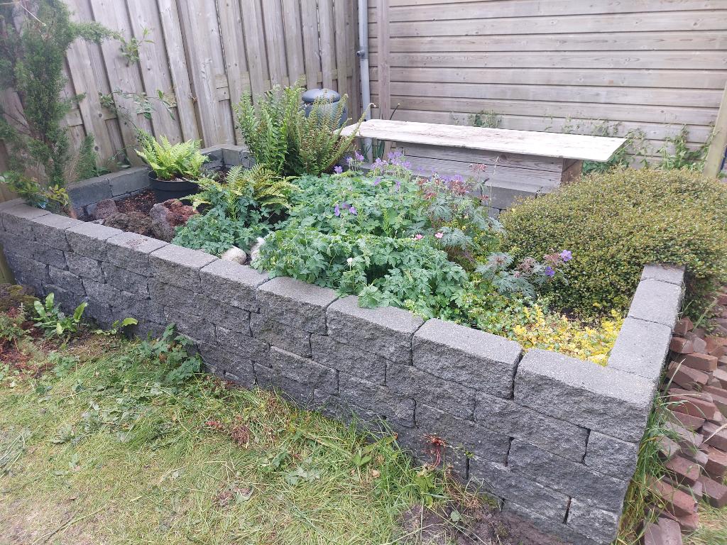 Grijze/zwarte stapelblokken +- 140 stenen, Tuin en Terras, Tegels en Klinkers, Ophalen, Gebruikt, Overige typen, 5 tot 10 m²