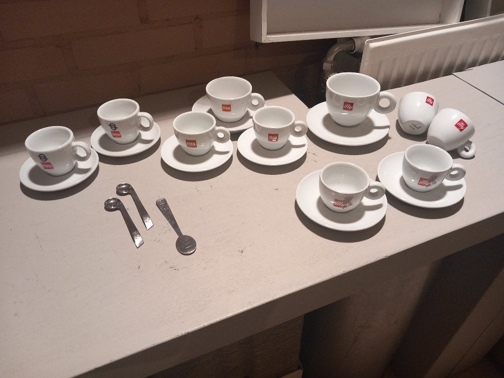 Illy Kop en Schotels divers, Ophalen of Verzenden, Zo goed als nieuw, Overige stijlen, Illy