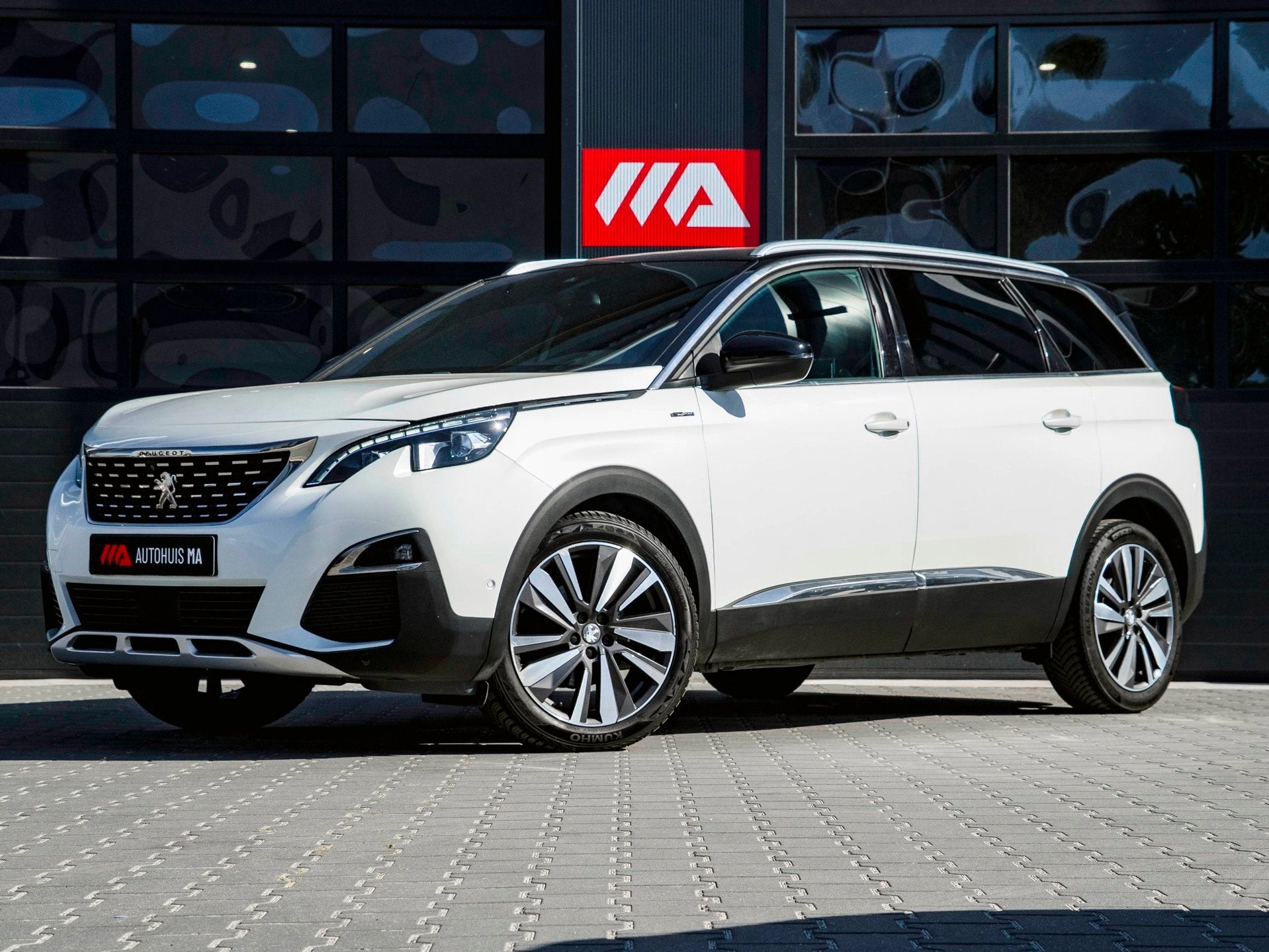 Peugeot 5008 1.2 PureTech GT-Line Avantage | LEDER | 180 CAM, Gebruikt, 1199 cc, 7 stoelen, 3 cilinders