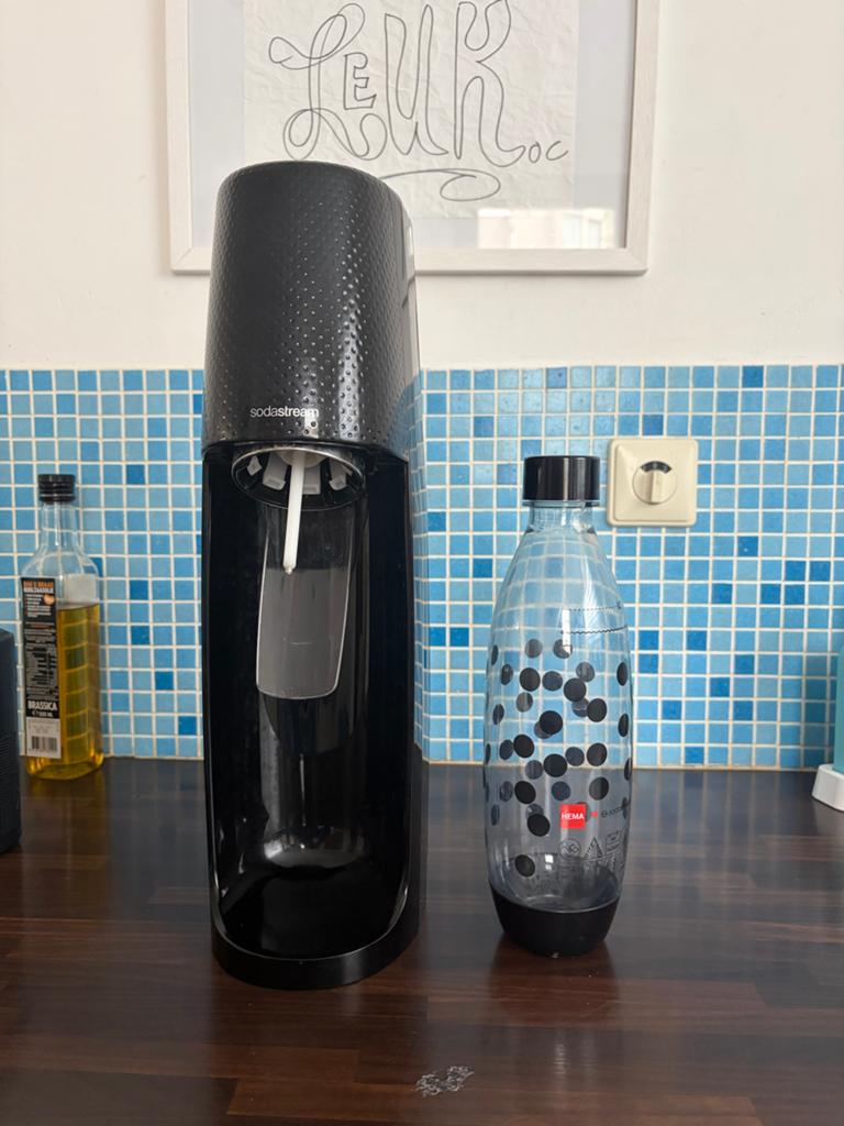 Sodastream met waterfles (zonder cilinder), Witgoed en Apparatuur, Bruiswatermachines, Ophalen of Verzenden, Zo goed als nieuw