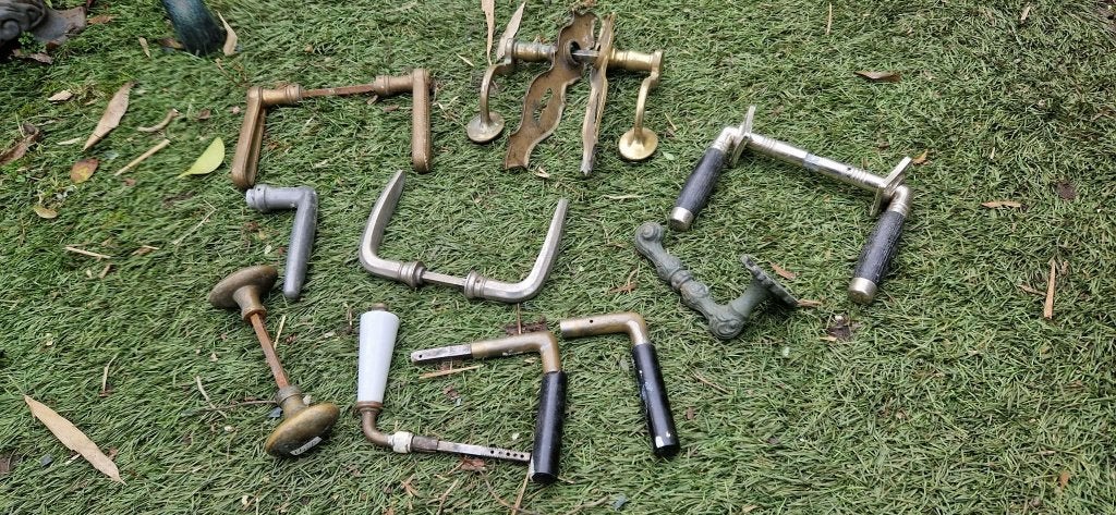 Antieke partij deurbeslag van porseleinen knoppen (brocante), Ophalen of Verzenden, Gebruikt, Koper of Messing, Klink of Kruk