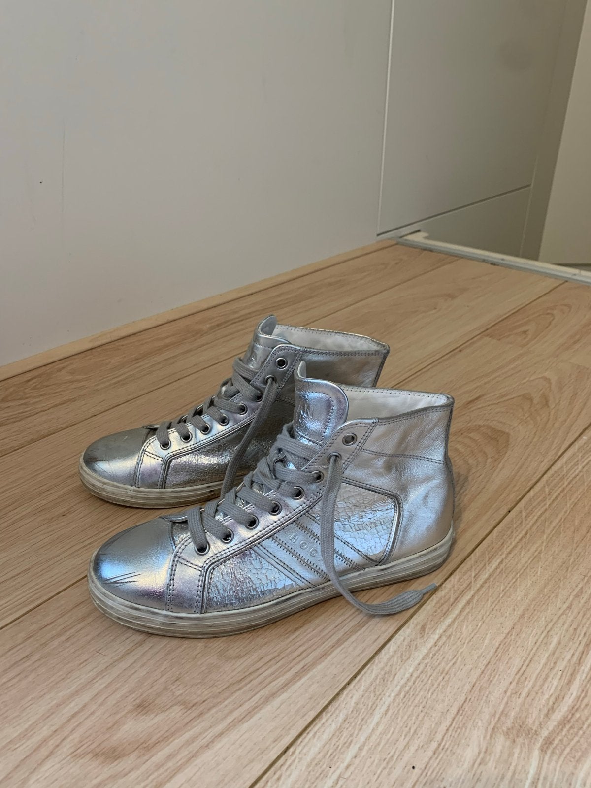 Zilver  Hogan/Nike Sneakers/Gympen Maat 38/39, Kleding | Dames, Ophalen of Verzenden, Zo goed als nieuw, Wit, Sneakers of Gympen