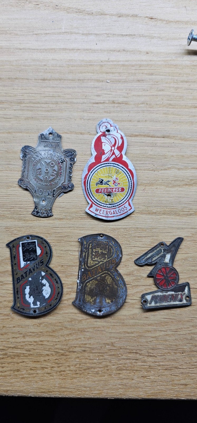 5 vintage  fietsemblemen batavus, phoenix, peerless en union, Ophalen of Verzenden
