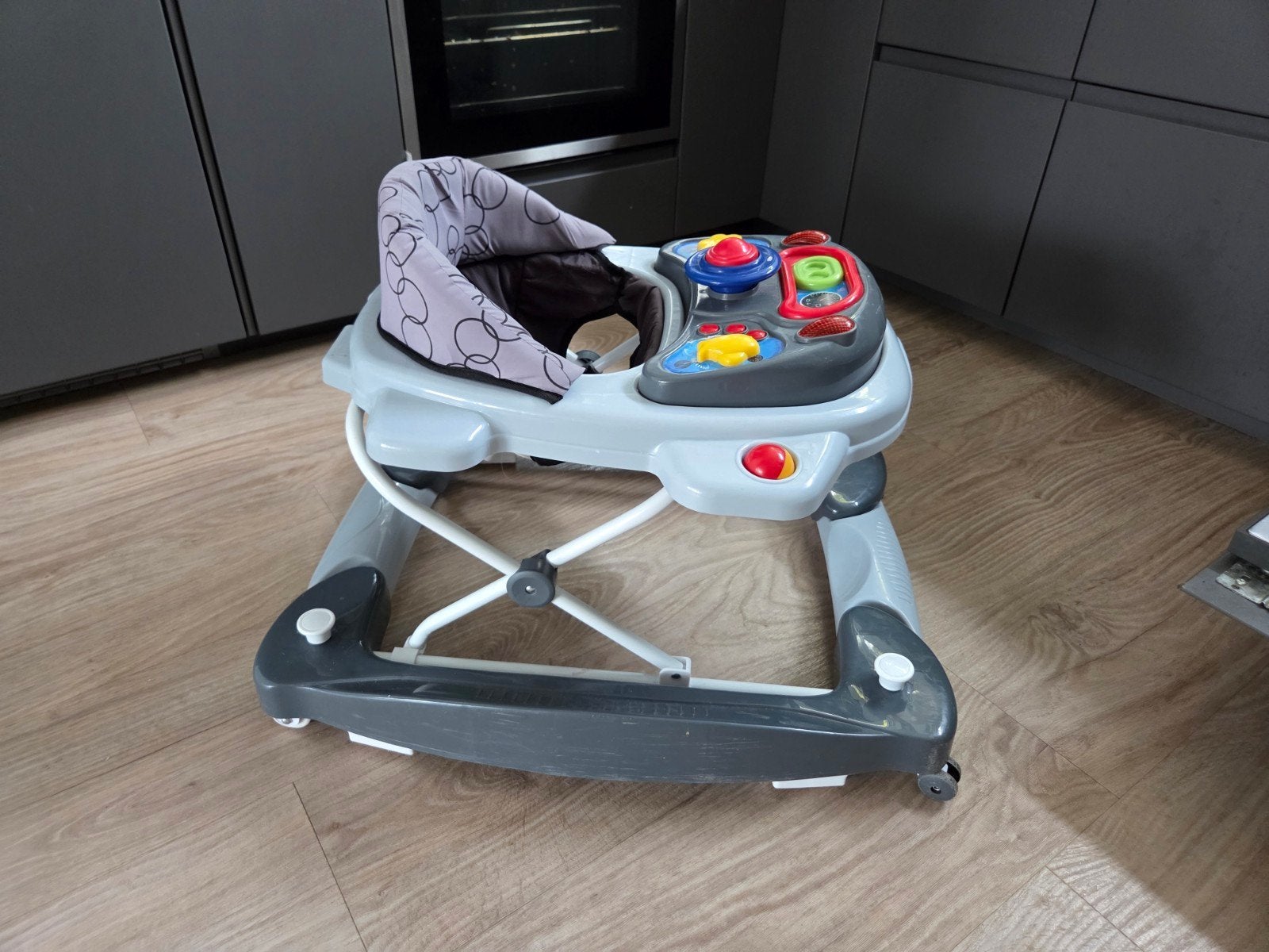 Loopstoel met speelblad, Kinderen en Baby's, Ophalen, Gebruikt, Overige typen, Met geluid