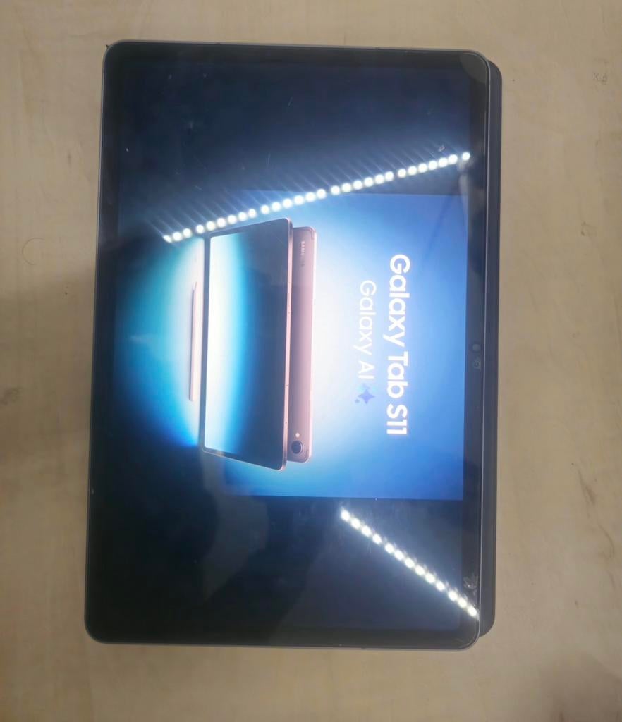 Nieuwste Samsung Tab S11 en slim keyboard, Computers en Software, Android Tablets, Ophalen, Tab s11 en slim keyboard, 11 inch