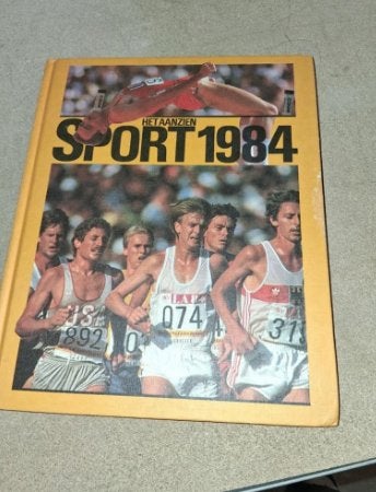 Het Aanzien Sport 1984 - Jaarboek, Ophalen of Verzenden, Gelezen