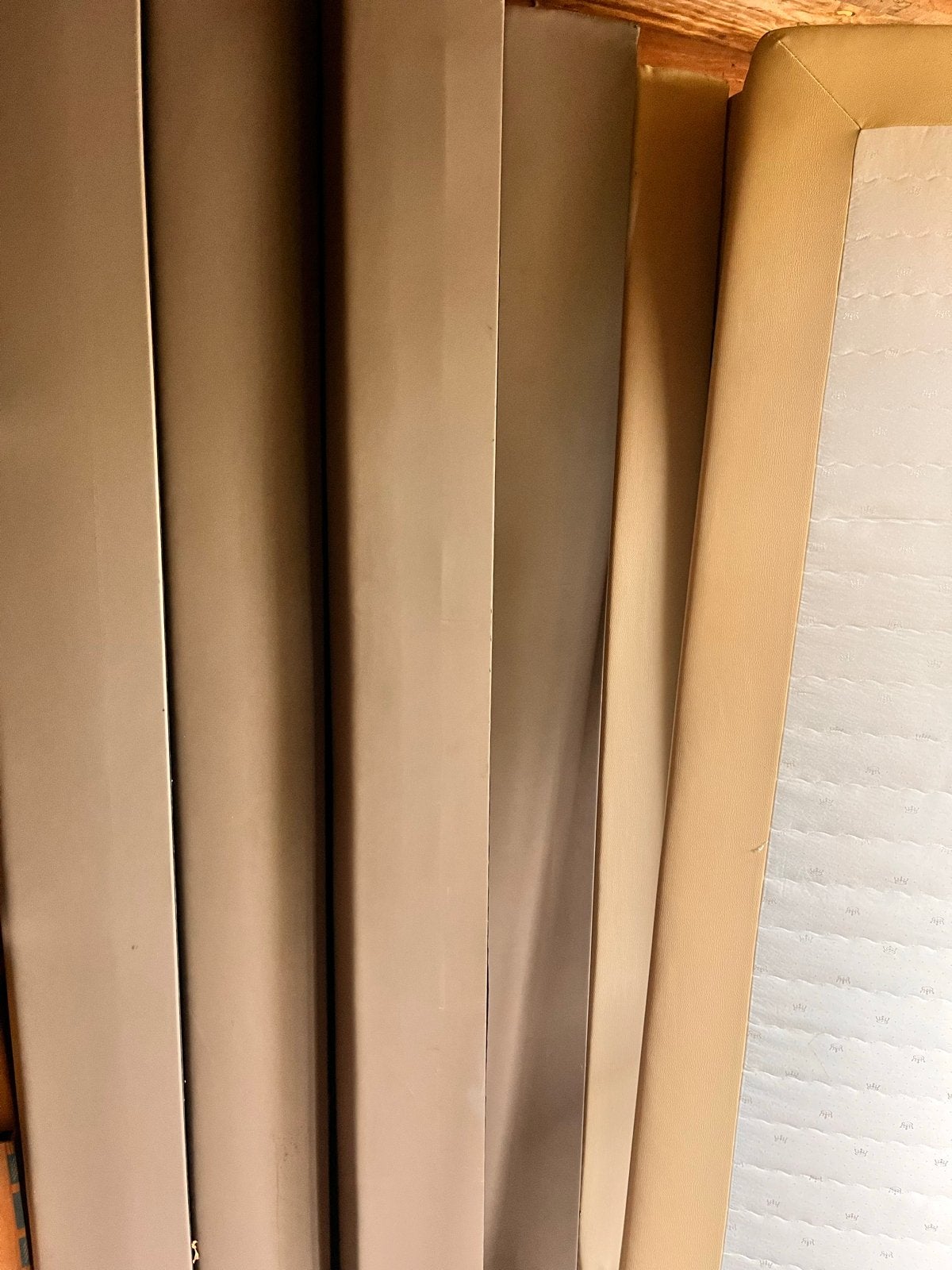 Boxspring bedden 220x90 cm - Crème en Bruin (8 stuks)