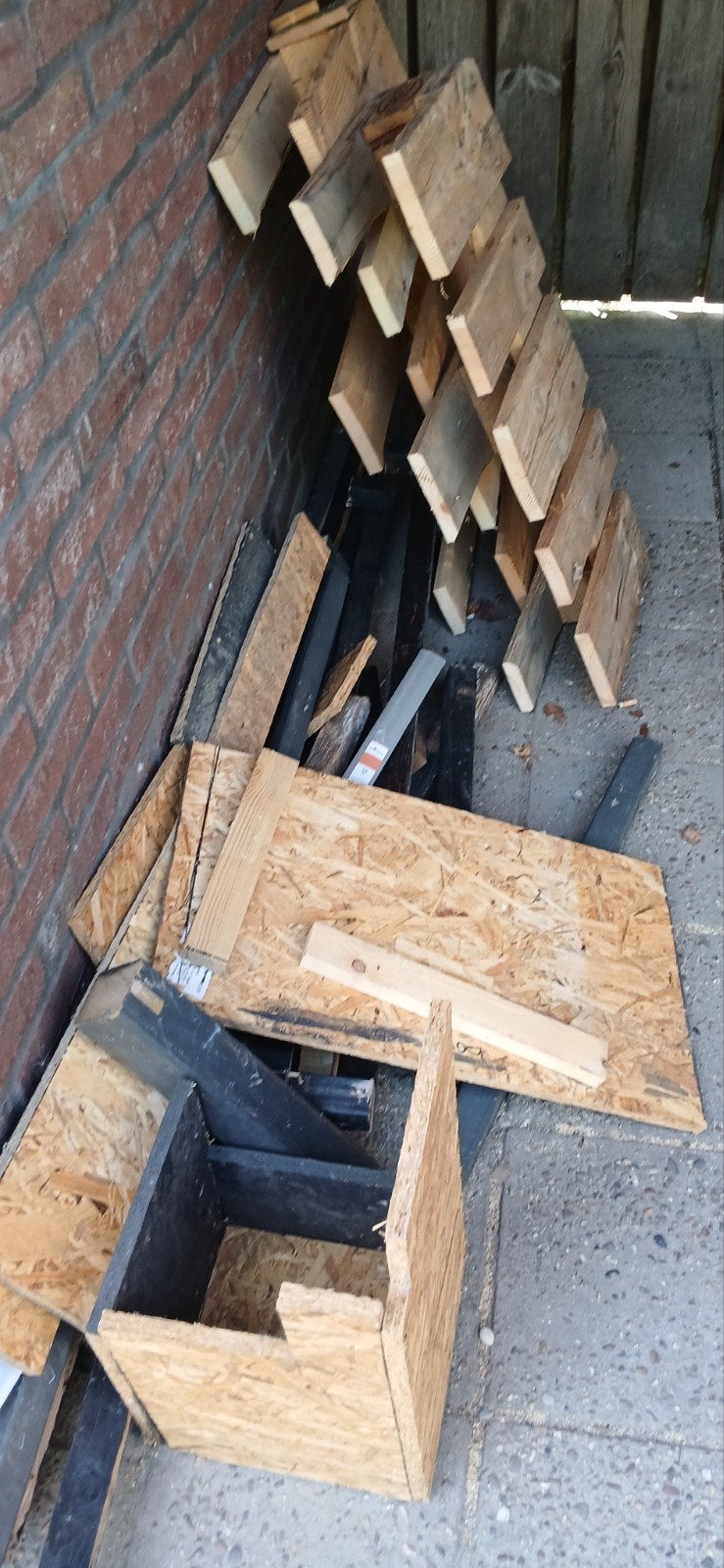 Gratis afvalhout tuinhout brandhout, Tuin en Terras, Ophalen, Gebruikt, Rechthoekig, Hout