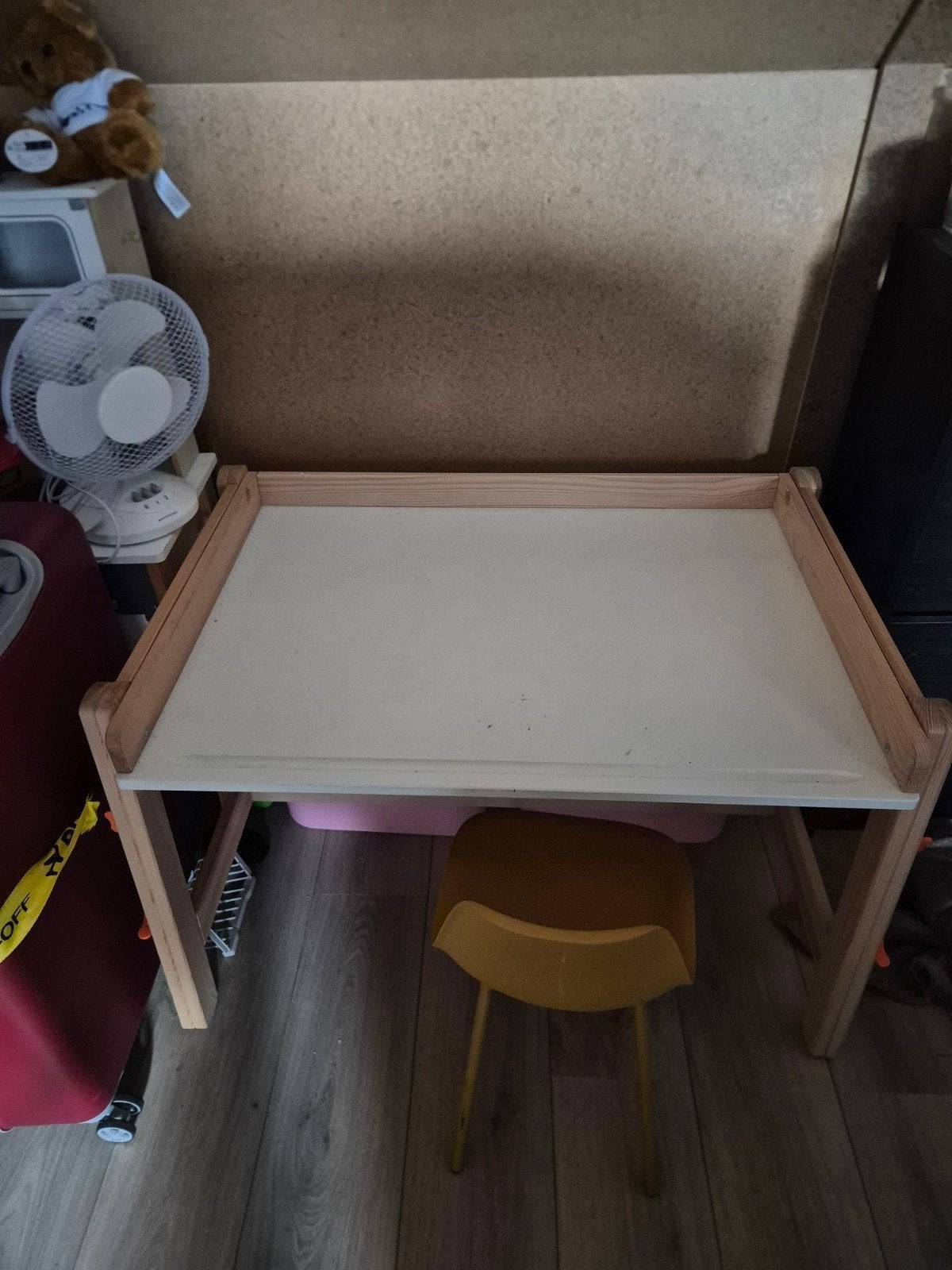 Gratis knutseltafel met stoel voor kinderen met opbergbakken, Ophalen, Gebruikt, Knutselen