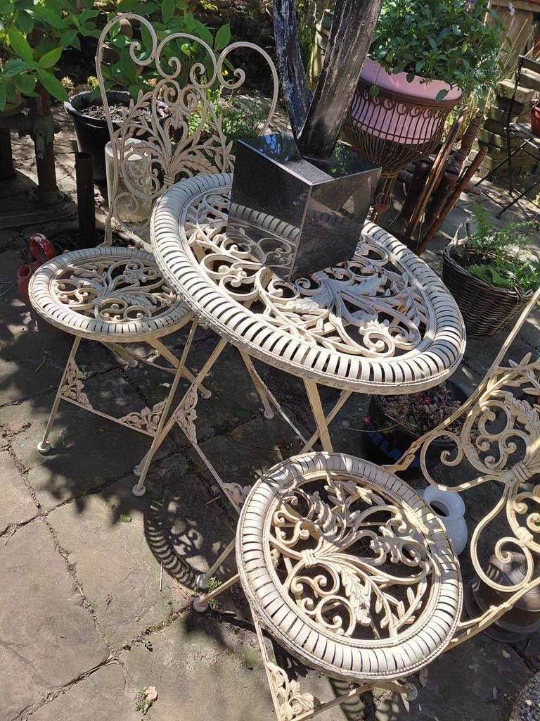 gietijzeren bistroset, 2 stoelen en tafel, Ophalen, Overige materialen, 2 zitplaatsen