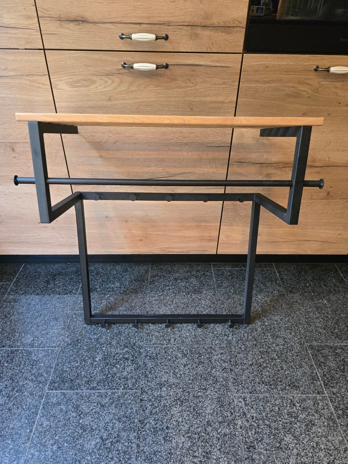 Wandkapstok met houten plank en metalen frame, Huis en Inrichting, Ophalen of Verzenden, Zo goed als nieuw, Hout, Wandkapstok