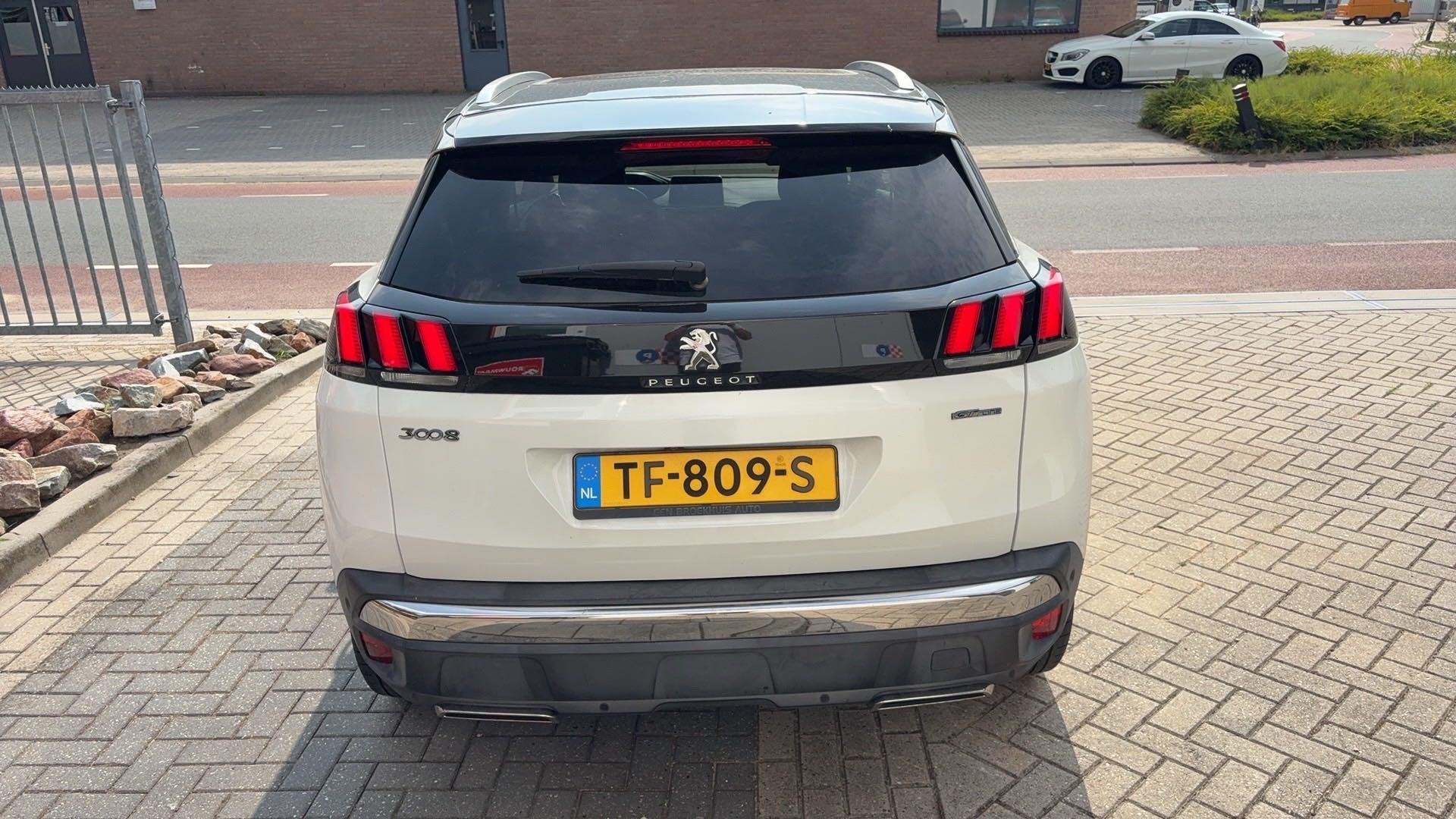 Peugeot 3008 1.6 e-THP GT Line - Franse flair met sportief k, Auto's, Euro 6, 4 cilinders, Met garantie (alle), Leder en Stof