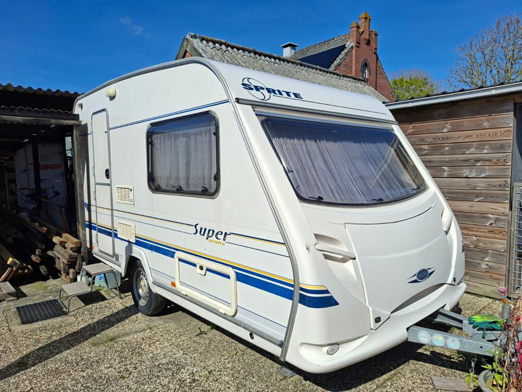 Nette Sprite 390 caravan uit 2000 met voortent en stomluifel, Caravans en Kamperen, Caravans, Tot en met 2, Particulier, Sprite