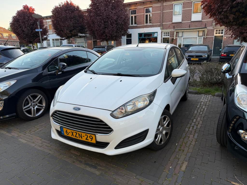 Ford Fiësta 1.0 48KW/65PK 5D 2014 Wit, 40 €/maand, 525 kg, Origineel Nederlands, Handgeschakeld