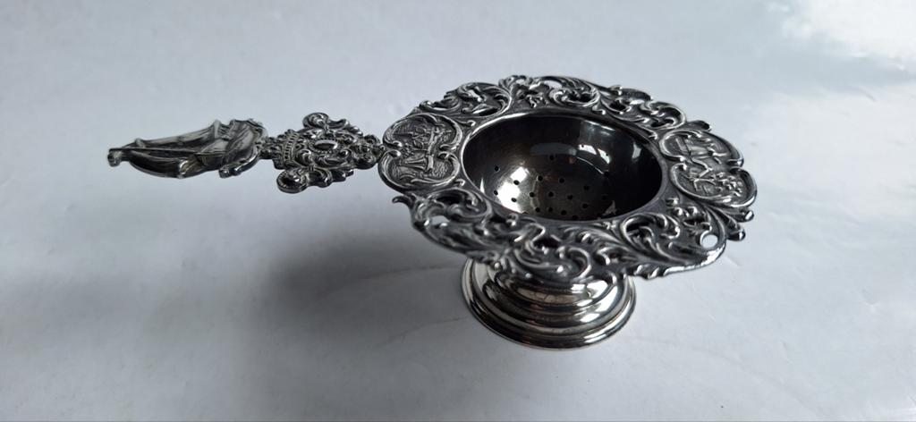 DE / HH verzilverd theezeefje met uitlekbakje, Antiek en Kunst, Ophalen of Verzenden, Zilver