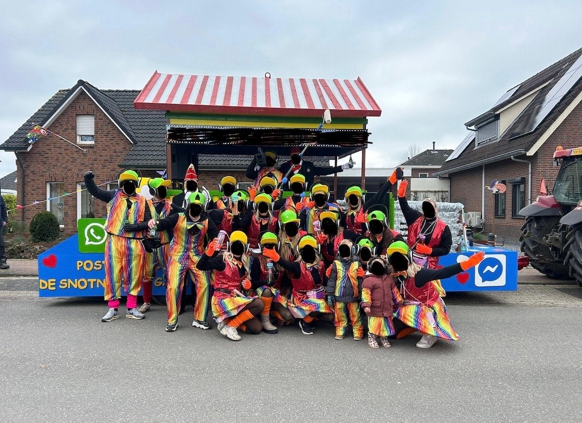 Carnavalskleding: Kleurrijke Loopgroep, Kleding | Dames, Ophalen, Carnaval, Maat 42/44 (L), Kleding