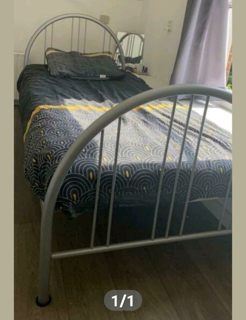 Zgn, eenpersoons bed, grijs, metaal, L 2 m, Br 94 cm, Ophalen, 90 cm, Eenpersoons, Zo goed als nieuw