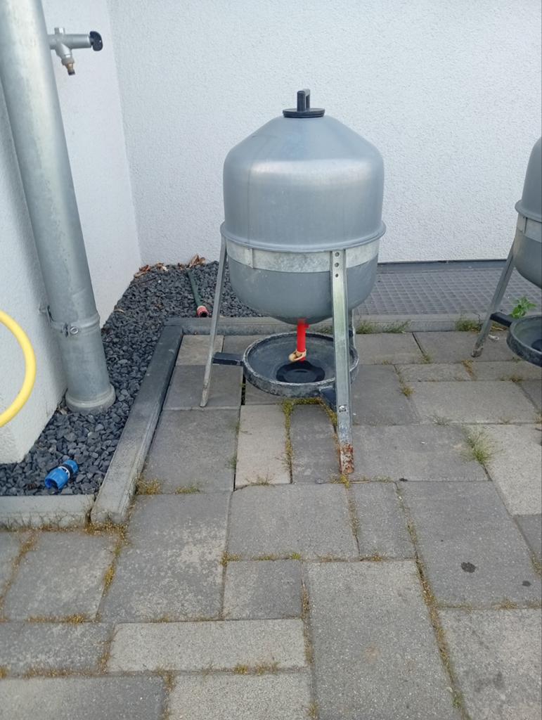 metaal drinkbak voor pluimvee 25 L voor kippenren Twee stuks, Ophalen, Gebruikt, Drinken en Voederen