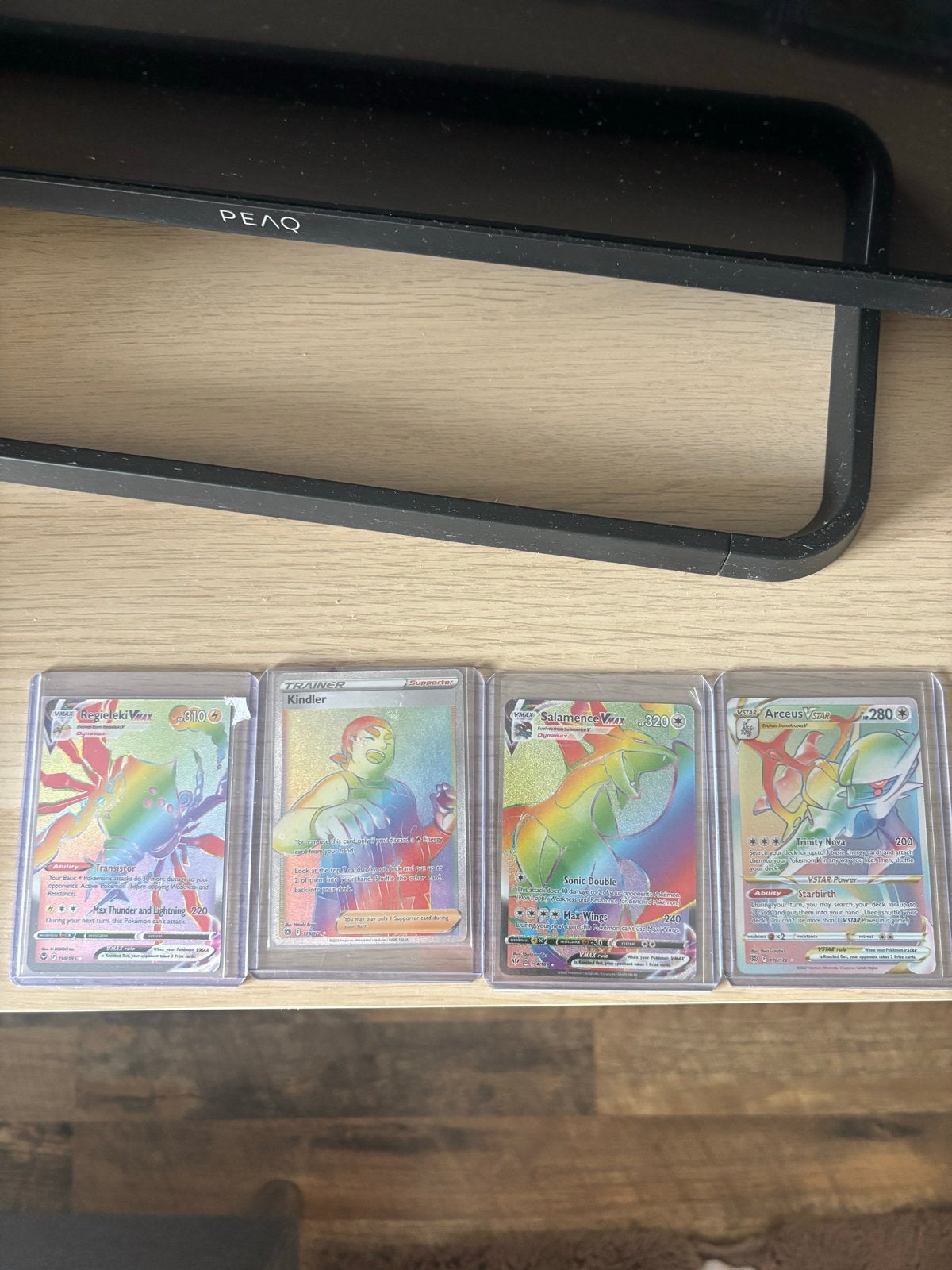 4 zeldzame Pokémon kaarten - Rainbow Rare VMAX, Verzenden, Zo goed als nieuw, Meerdere kaarten, Foil