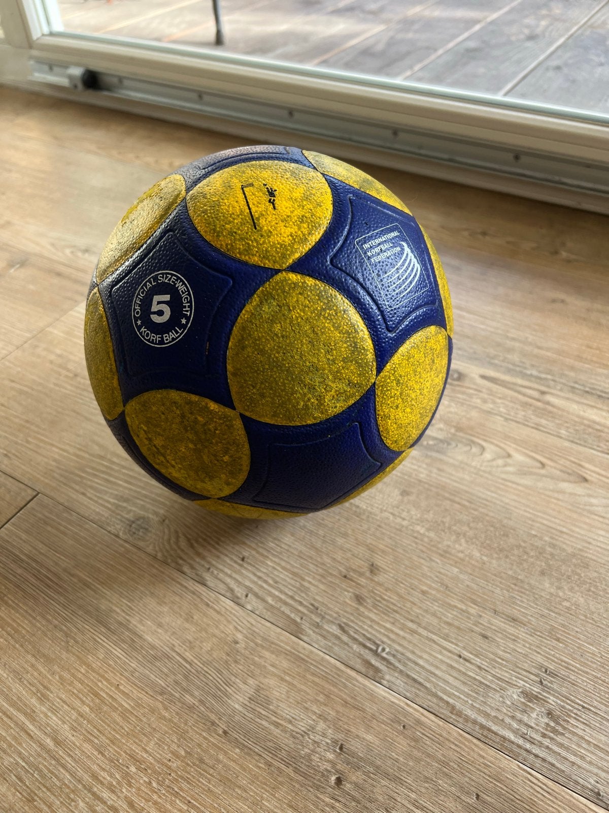 Korfbalbal K5 buiten gebruikt, Sport en Fitness, Ophalen of Verzenden, Gebruikt, Bal
