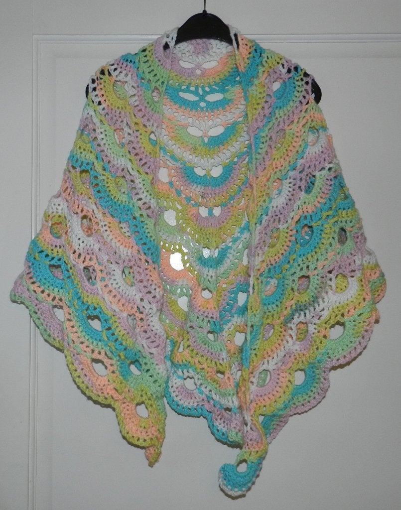 Mooie handgehaakte omslagdoek/poncho in pastelkleuren., Kleding | Dames, Verzenden, Nieuw, Maat 46/48 (XL) of groter