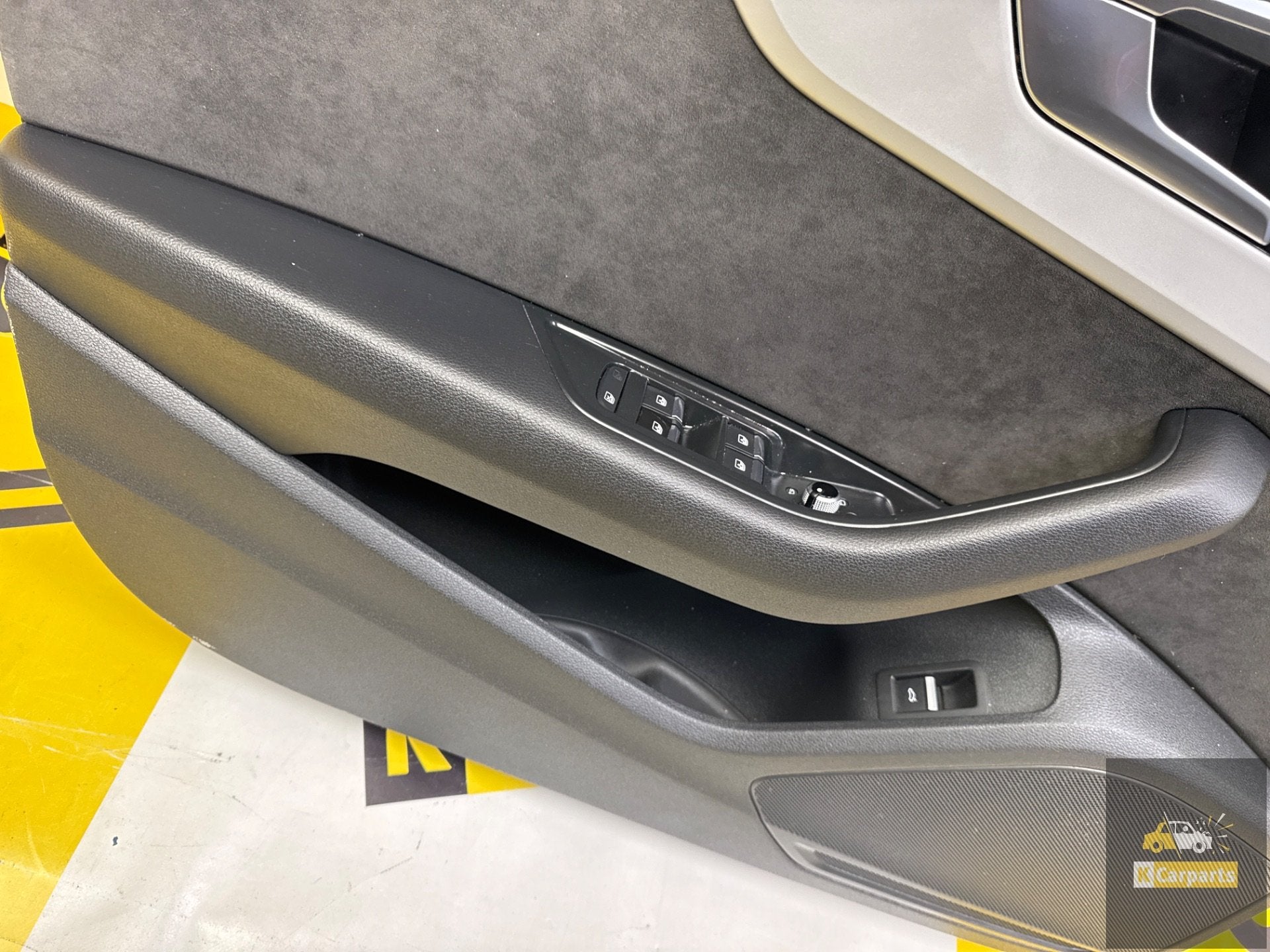 Deur bekleding Audi A4 S4 B9 Links Voor Portier 8W0867133, Auto-onderdelen, Gebruikt, AUDI AG, Auto-Union-Strasse 1
85045  Ingolstadt, DE