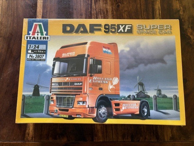 Italeri 3807 DAF 95 XF Super Space Cab (1:24), Ophalen of Verzenden, Nieuw, Bus of Vrachtwagen, Tekno