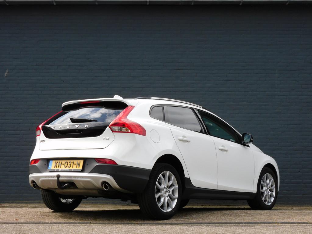 Volvo V40 Cross Country 1.5 T3 Polar+ Luxury 1e EIGENAAR! DE, Auto's, Volvo, 4 cilinders, 700 kg, Wit, 154 pk