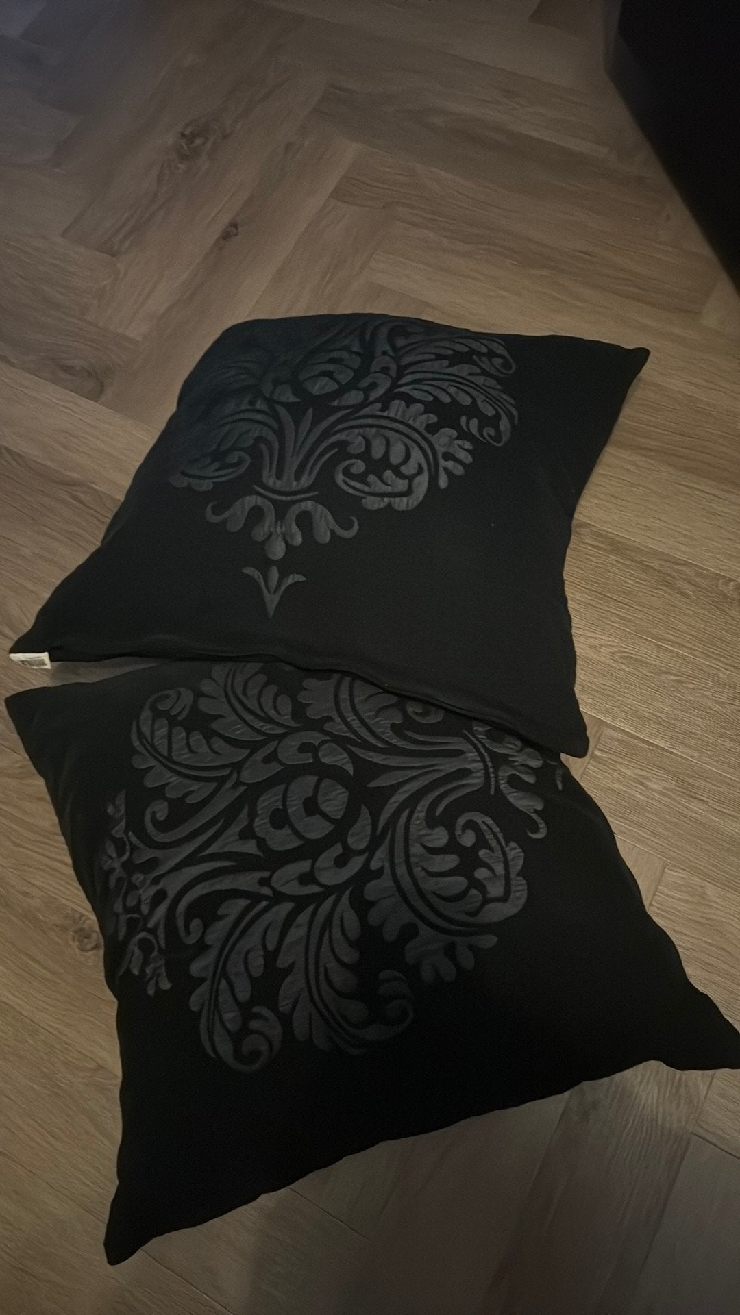 2x kussen zwart, Ophalen, Zo goed als nieuw, Zwart, Vierkant