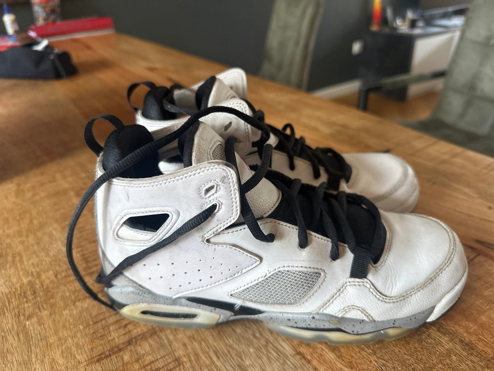Nike Jordan sneakers wit/zwart - Maat 38,5, Kinderen en Baby's, Ophalen of Verzenden, Jongetje of Meisje, Schoentjes