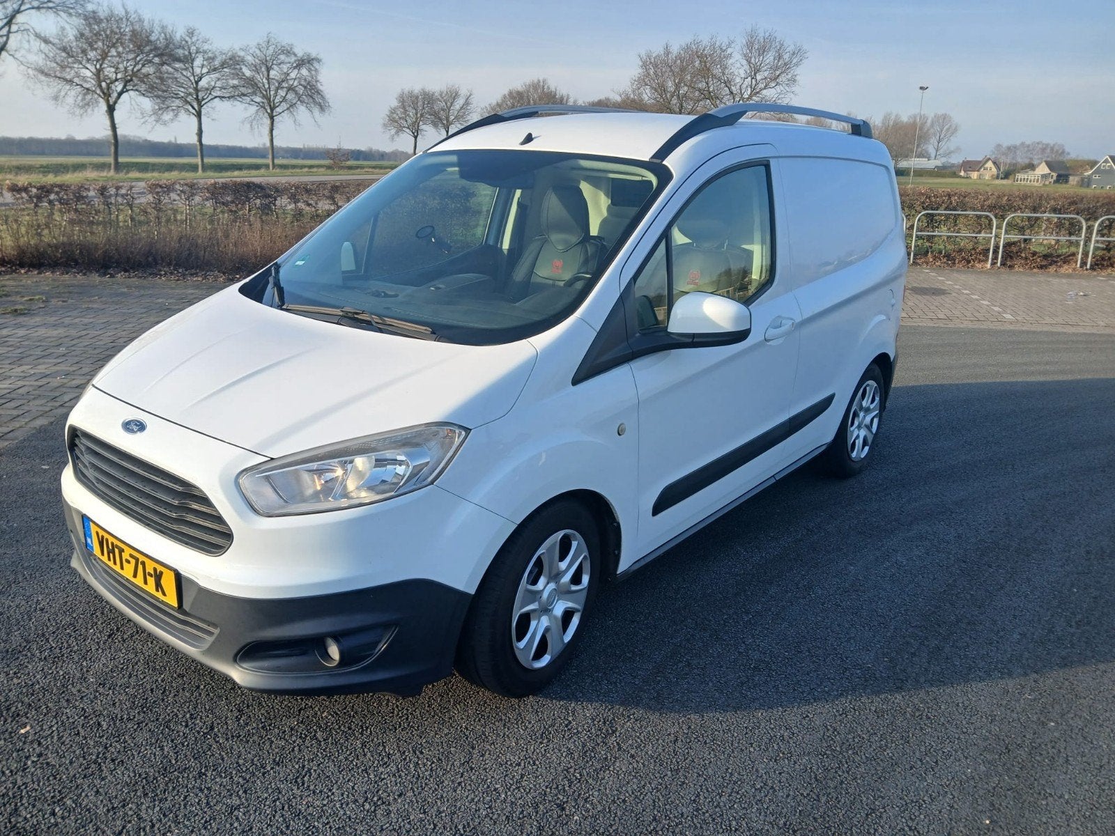Nette Ford Courier benzine uitvoering uit 2015, Auto's, Particulier, Te koop