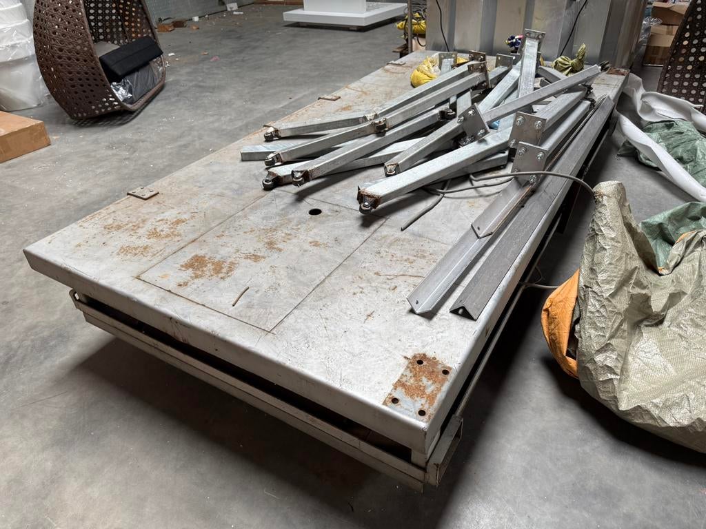 hydraulische heftafel altijd werkend geweest, Doe-het-zelf en Verbouw, Werkbanken, Ophalen, Gebruikt, 170 cm of meer